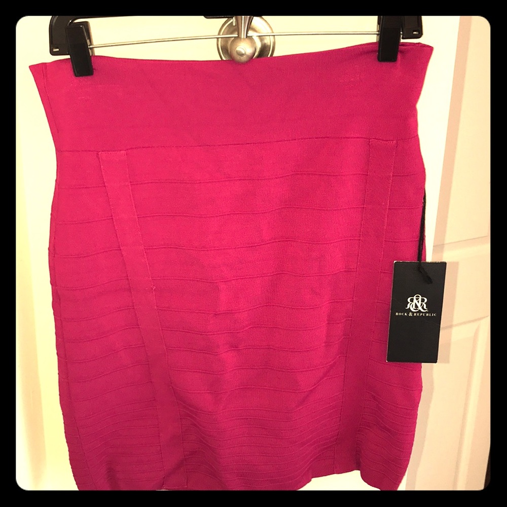 Rock & Republic- Vivid Fuchsia Skirt- Beautiful!